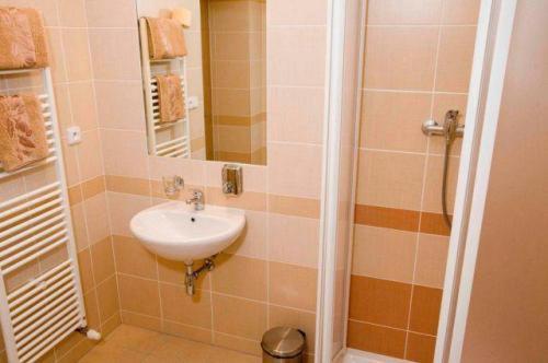 Hotel Satyam Brno Habitación foto