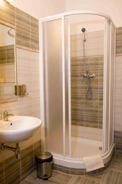 Hotel Satyam Brno Habitación foto